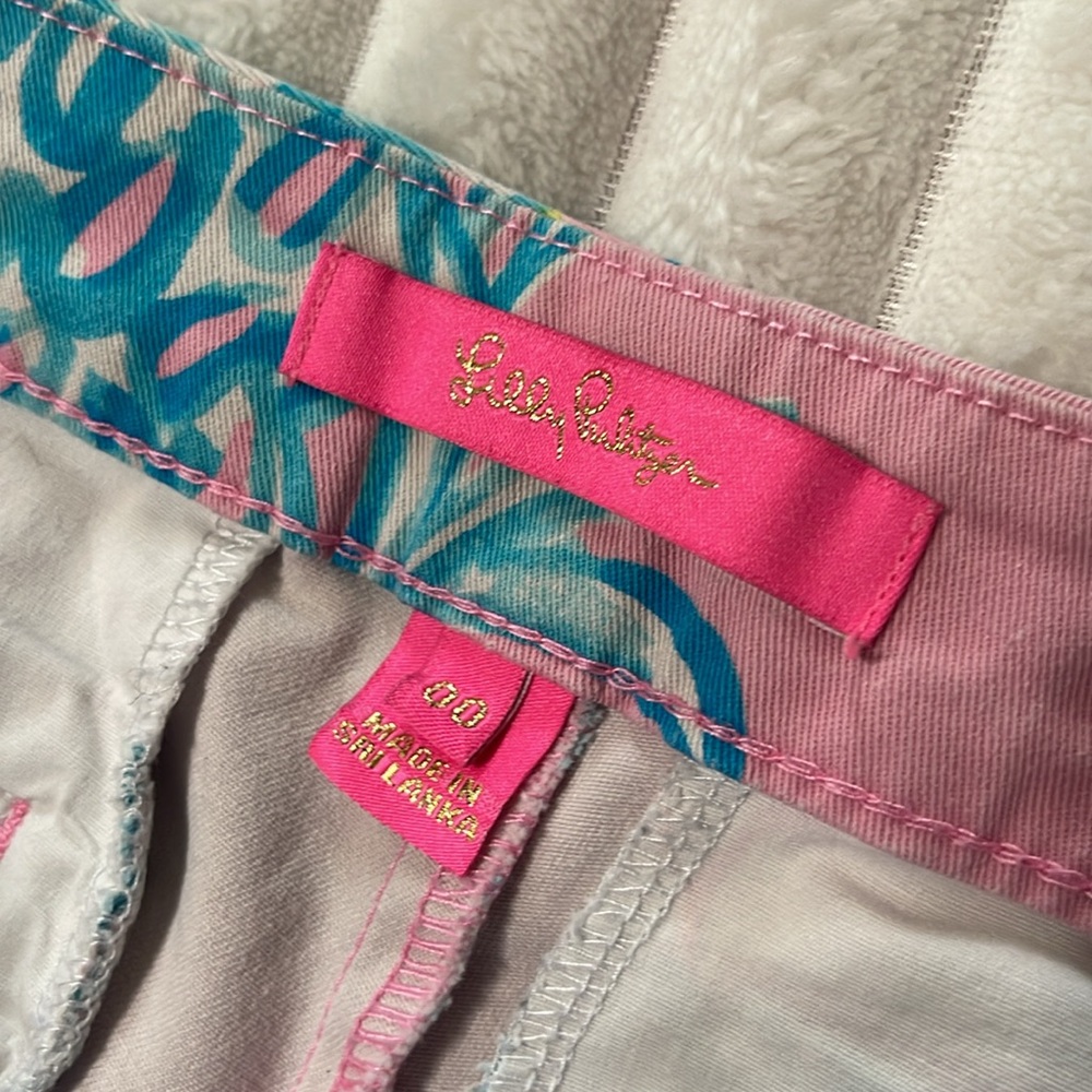 Lilly Pulitzer Scalloped Shorts | Size 00 - Picture 5 of 7